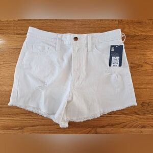 Universal Threads NWT Distressed White Denim Women Shorts!